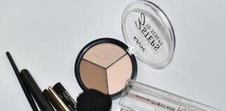 Dlaczego niektóre kosmetyki lądują w outletach – kulisy branży beauty